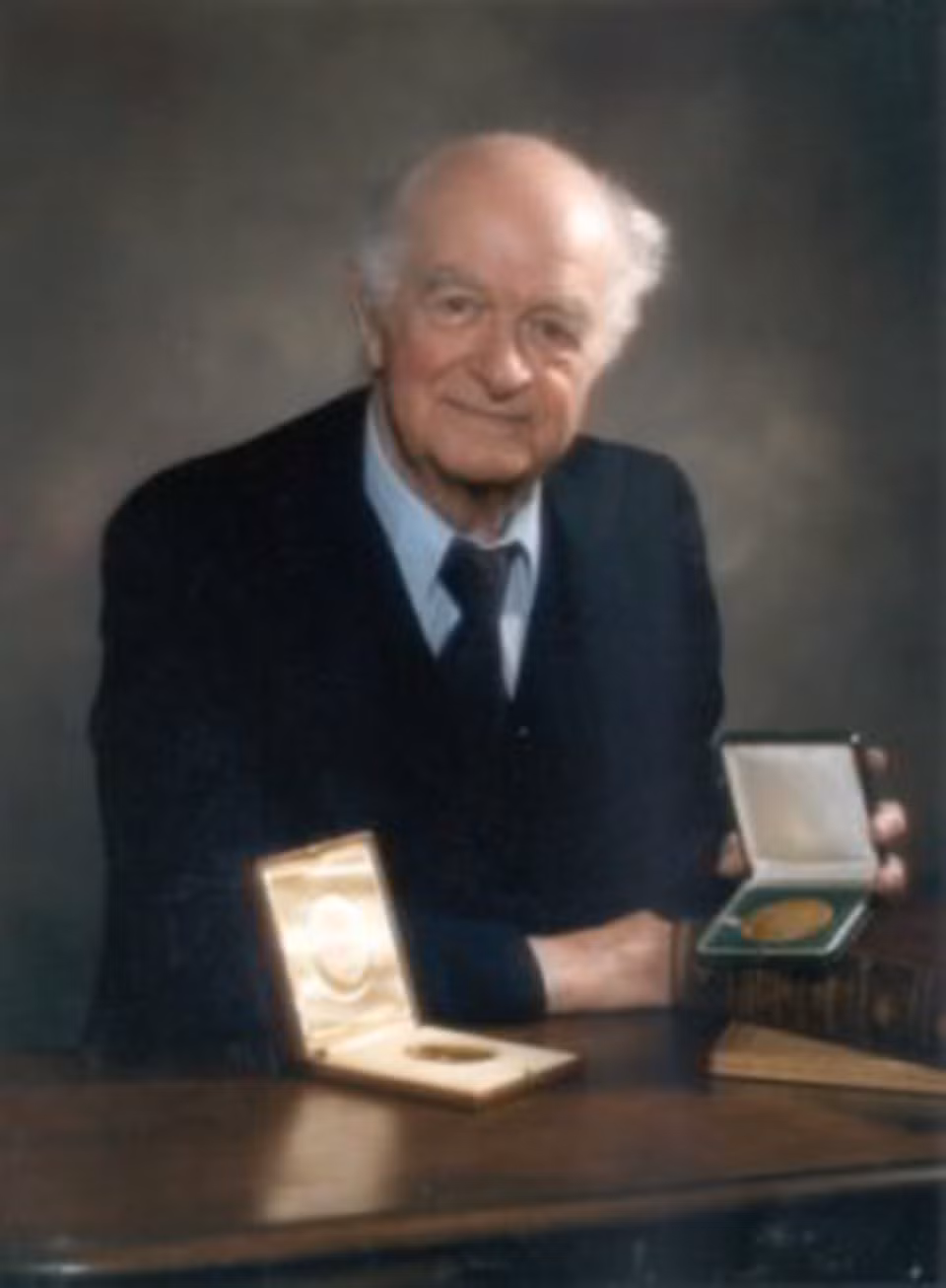 Người duy nhất được trao 2 giải nobel toàn phần -0