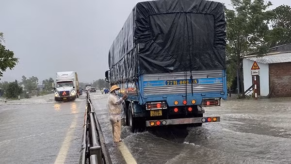 Bám sát cơ sở, đảm bảo an ninh trật tự và phòng, chống dịch