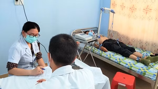 Nữ cán bộ Công an tận tụy với công tác khám chữa bệnh