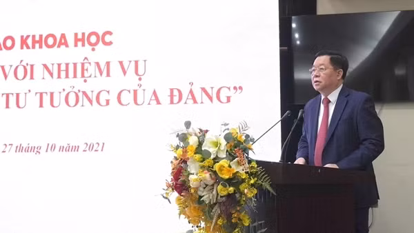 Trao giải cuộc thi viết "Bảo vệ nền tảng tư tưởng của Đảng trong tình hình mới" ảnh 7