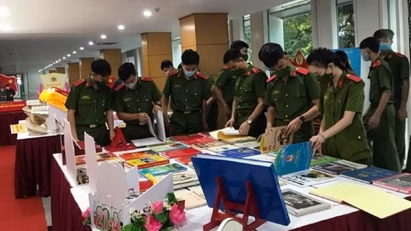 Xây dựng văn hóa Công an nhân dân theo Sáu điều Bác Hồ dạy về Tư cách người Công an cách mệnh ảnh 6