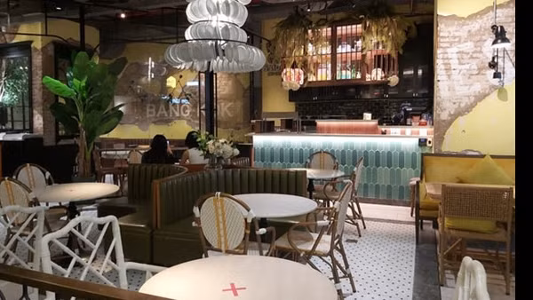 Nhiều ban ngành đề xuất TP Hồ Chí Minh cho hàng quán phục vụ ăn uống tại chỗ ảnh 2