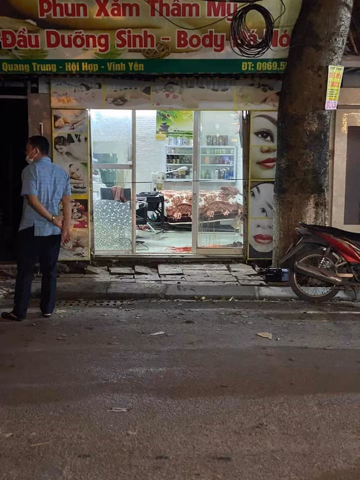 Truy bắt người đàn ông đâm vợ cũ tử vong -0