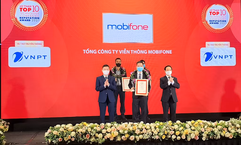 MobiFone vào Top 10 Công ty Công nghệ uy tín năm 2021 -0
