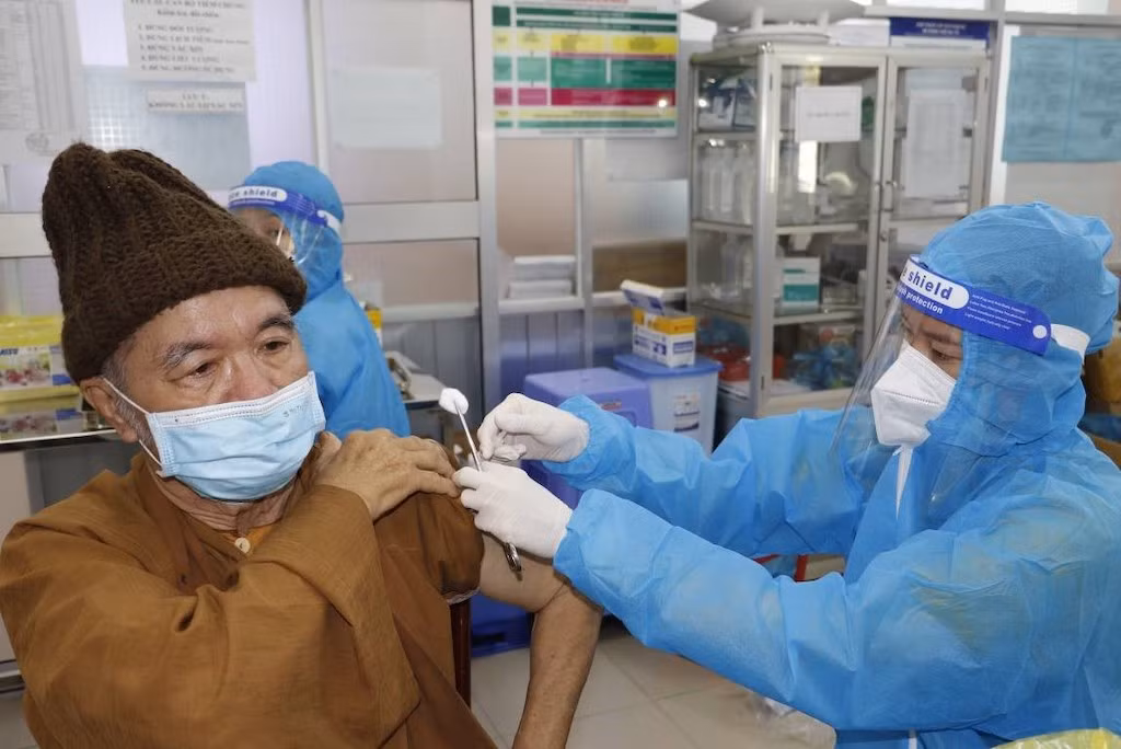 Công an TP Cần Thơ tổ chức tiêm vaccine phòng COVID-19 cho hơn 500 chức sắc tôn giáo -0