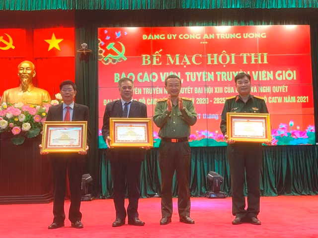 Bế mạc Hội thi Báo cáo viên, Tuyên truyền viên giỏi trong Đảng bộ Công an Trung ương năm 2021 -0
