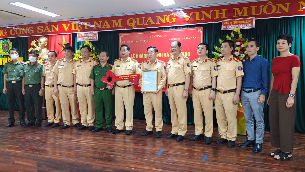 CSGT Công an TP Đà Nẵng đưa vào sử dụng hệ thống giám sát xử lý vi phạm về TTATGT trên tuyến quốc lộ 1A -1
