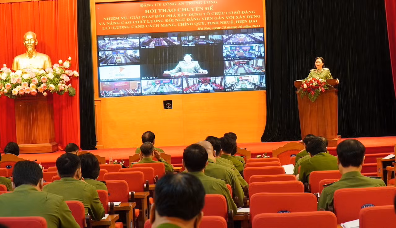 Đột phá trong xây dựng tổ chức cơ sở Đảng và nâng cao chất lượng đội ngũ đảng viên -0