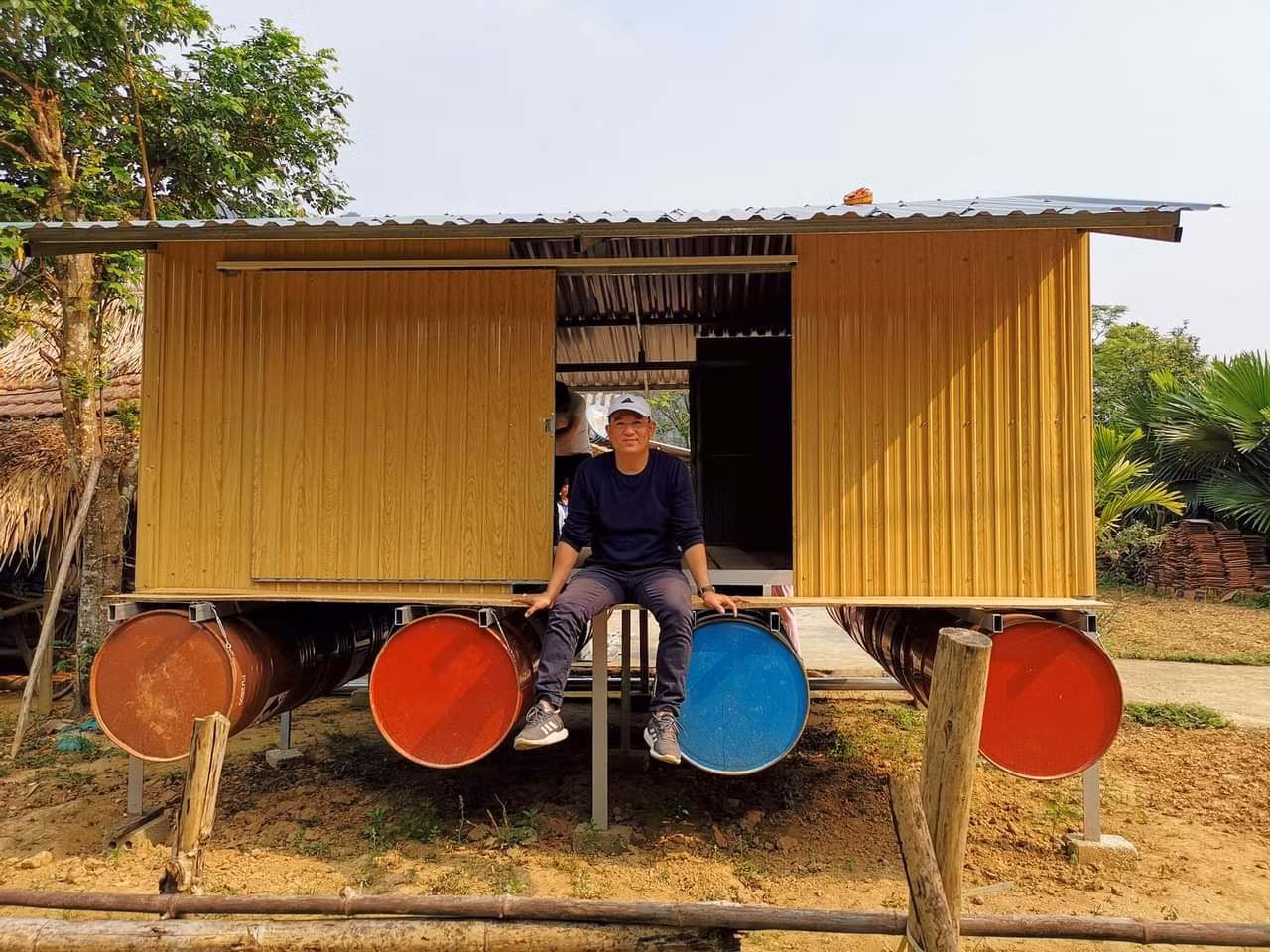 Đứng lại, chờ lũ... -0