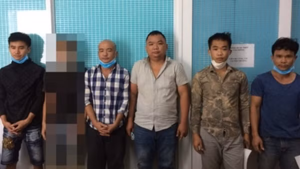 Hai cán bộ Cục quản lý thị trường "xử phạt ngoài" 160 triệu đồng ảnh 2