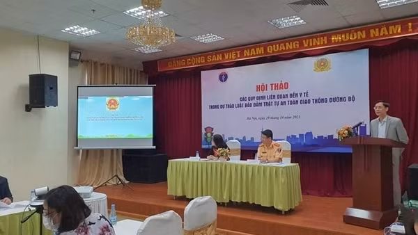 Thiết lập kỷ cương, bảo đảm an toàn cho người tham gia giao thông ảnh 4