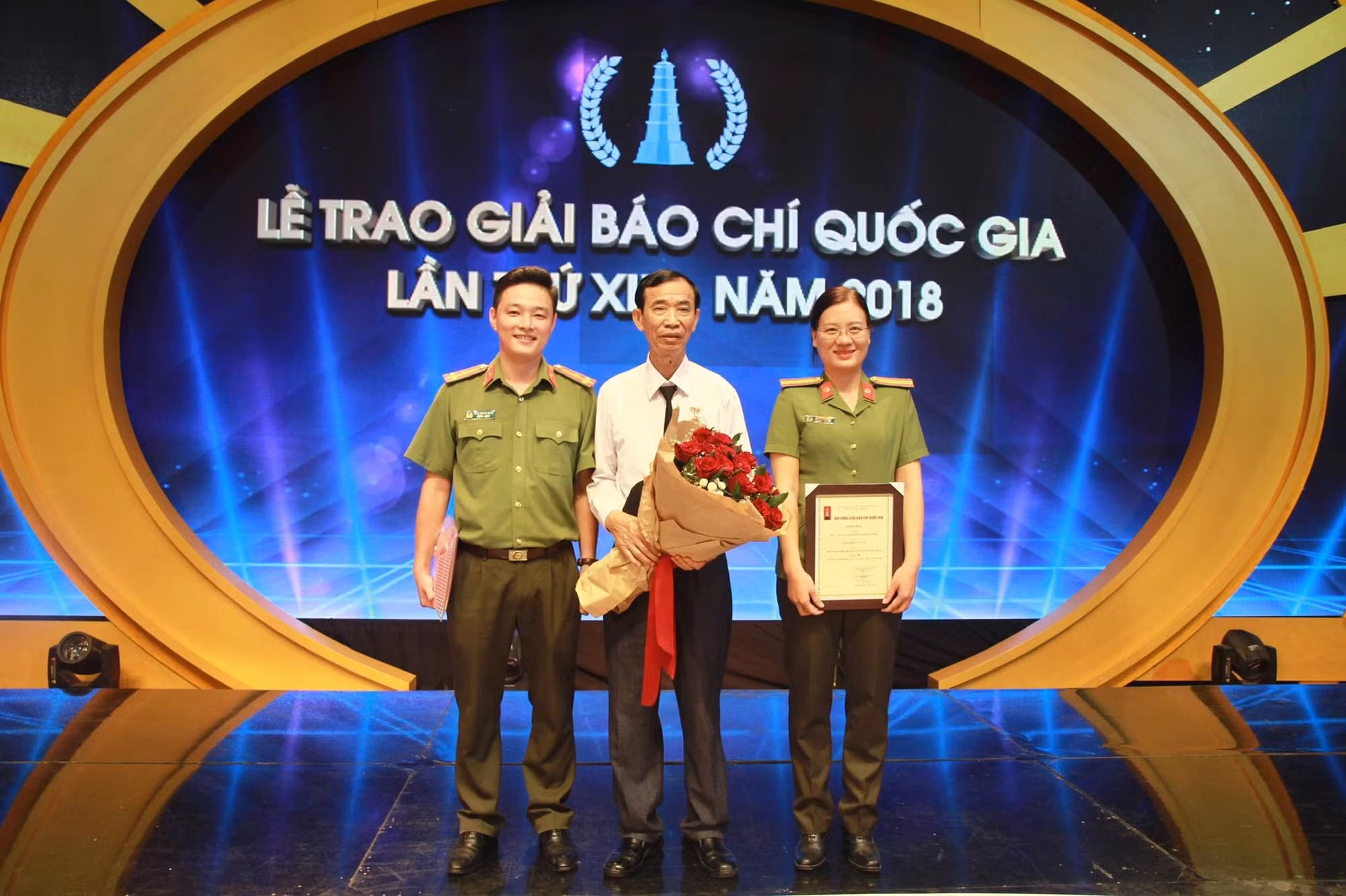 Lão báo Đào Minh Khoa - Lửa yêu nghề cháy mãi -0