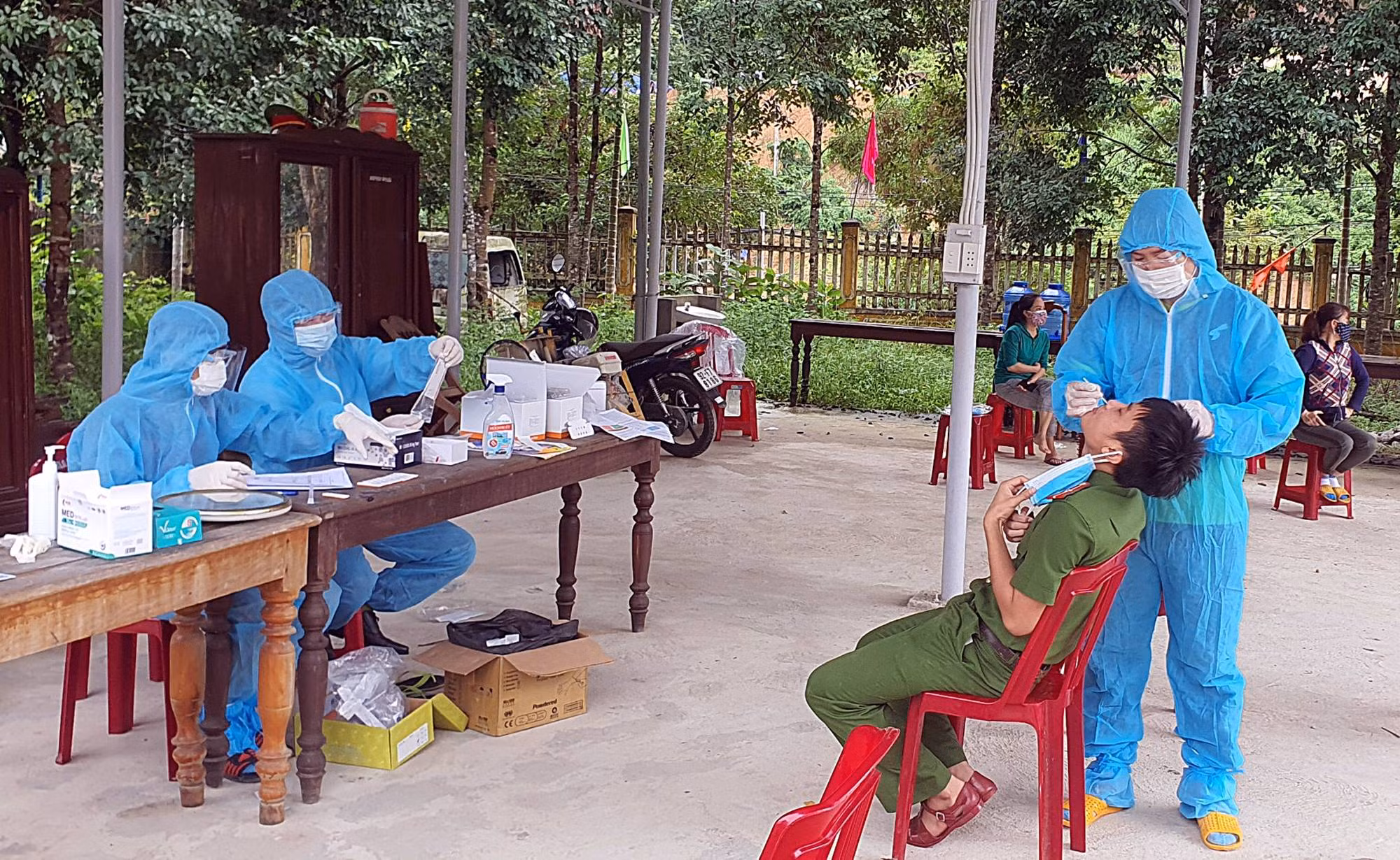 Lực lượng Công an nỗ lực ứng phó với “thách thức kép” -0