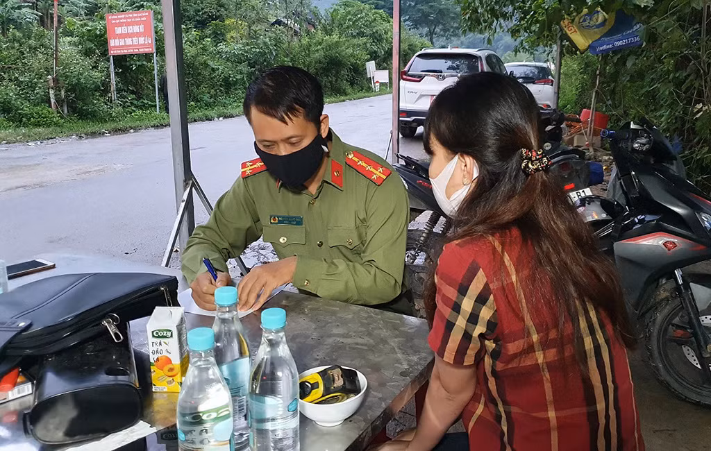 Ngăn chặn nhiều người dân xuất, nhập cảnh trai phép -0