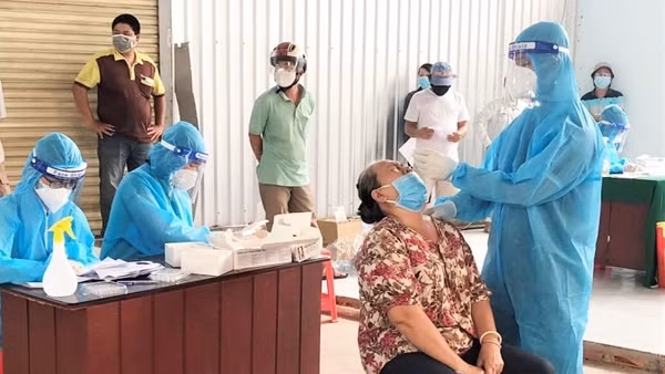 Hà Nội tạm hoãn tiêm 2 lô vaccine gia hạn cho trẻ em ảnh 3