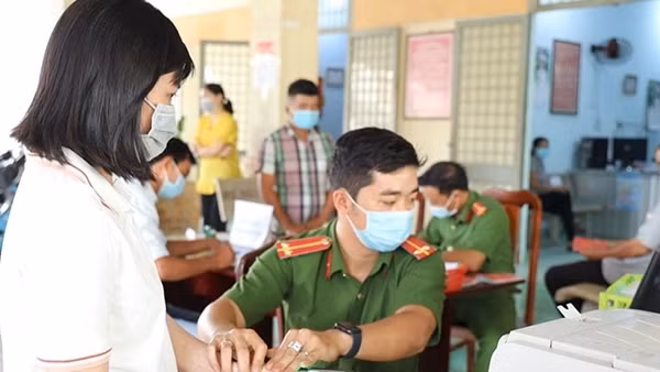 60 triệu CCCD gắn chíp trả về cho Công an địa phương ảnh 7