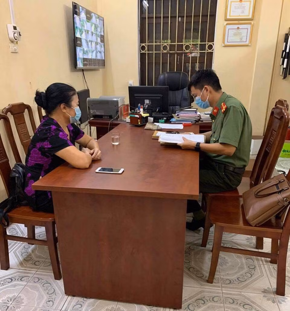 Xử phạt người phụ nữ tàng trữ, tán phát tài liệu về Pháp luân công -0