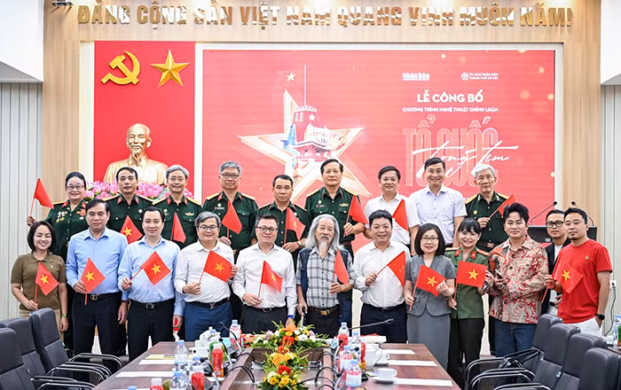 Gần 50 ngàn người sẽ hát Quốc ca trong concert “TỔ QUỐC TRONG TIM” -0