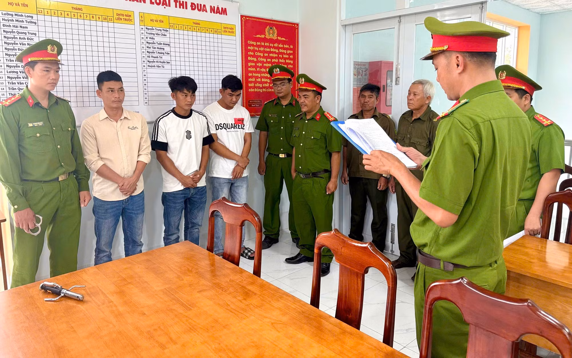Bắt tạm giam 3 đối tượng gây rối trật tự công cộng -0