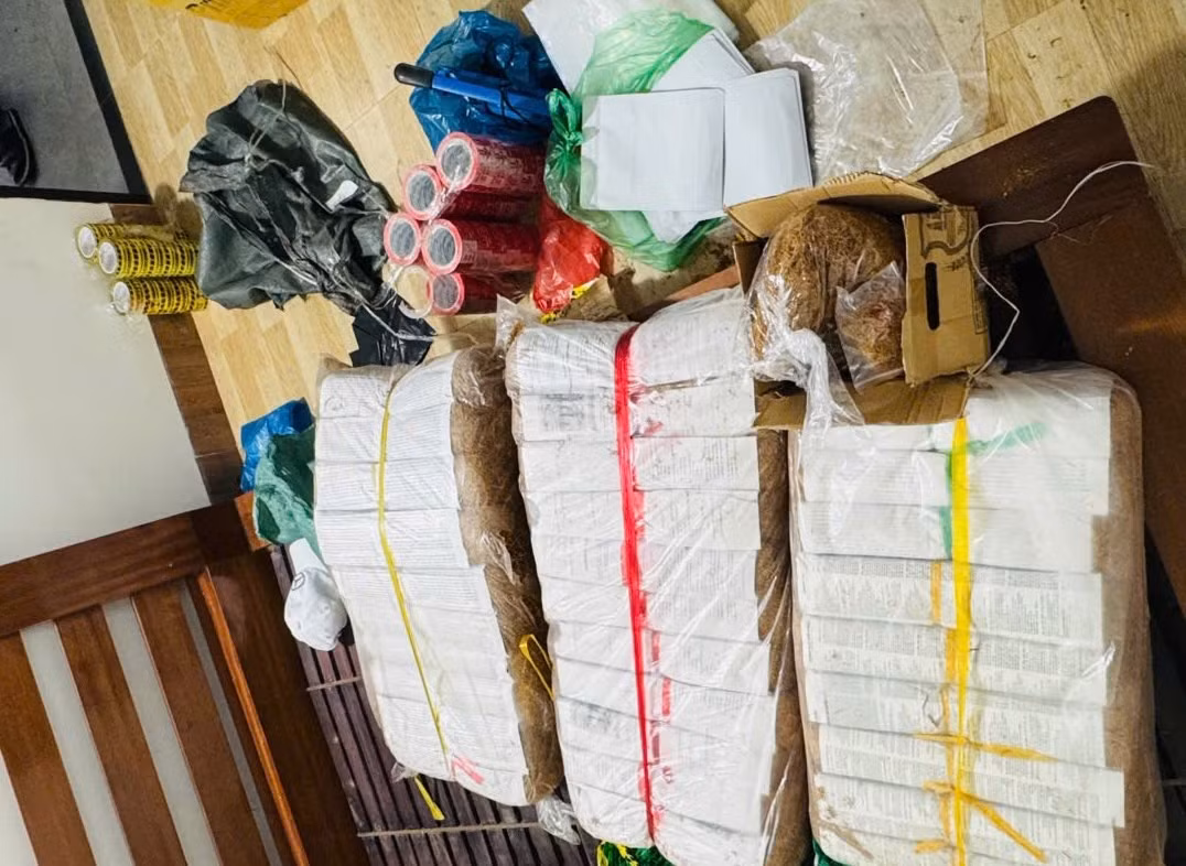 Bắt giữ 5 đối tượng, thu hơn 100kg “cỏ Mỹ” -1