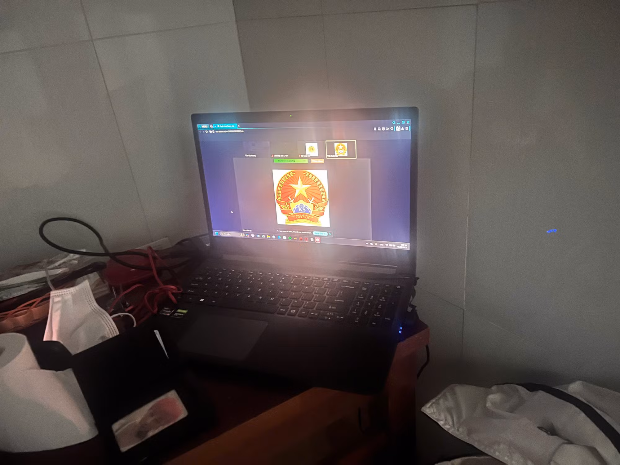 Cảnh sát hình sự vượt hàng trăm cây số trong đêm giải cứu nam sinh bị “bắt cóc online” -1
