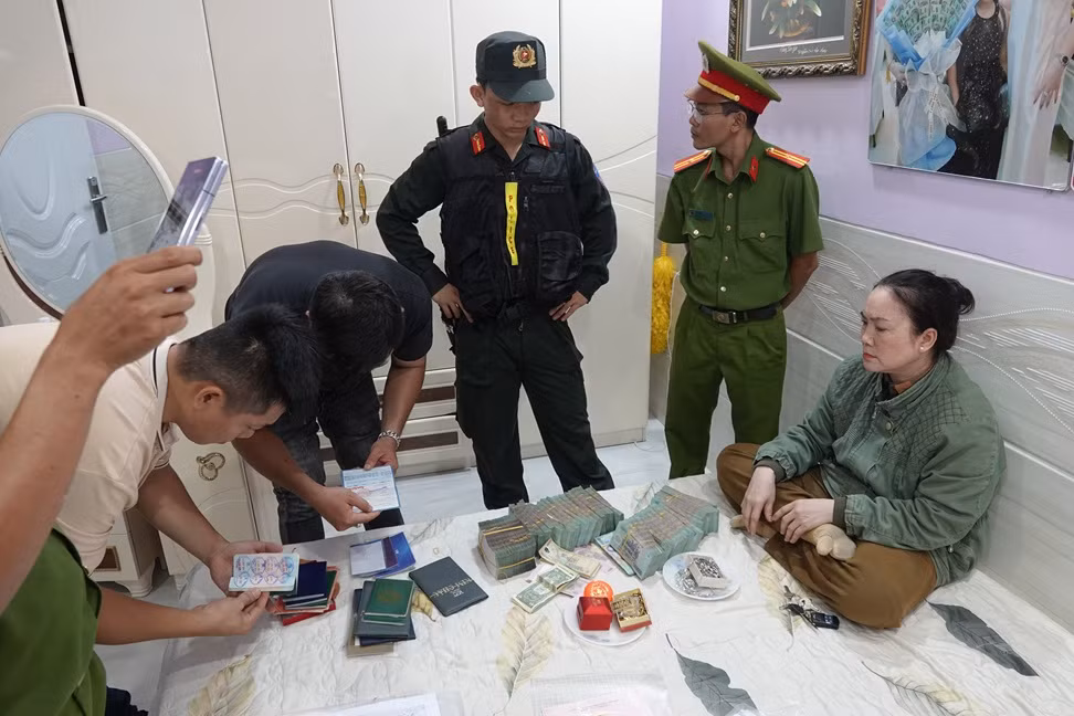 Triệt phá nhóm gia đình cho vay lãi nặng, thu lợi bất chính hàng tỷ đồng -0