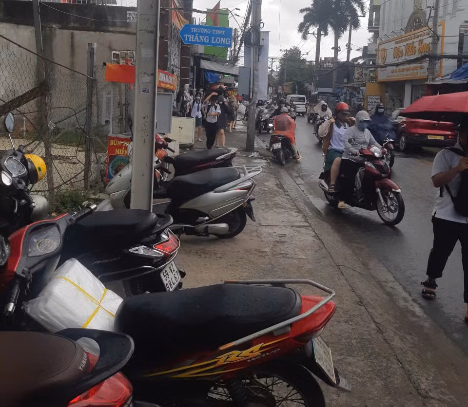 Trường tư thục chưa được cấp phép vẫn ngang nhiên treo bảng tuyển sinh? -0