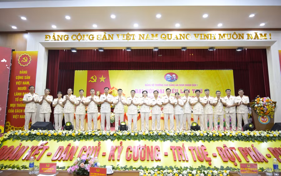 Trường Cao đẳng ANND đoàn kết, thống nhất thực hiện thắng lợi Nghị quyết đại hội đề ra -0