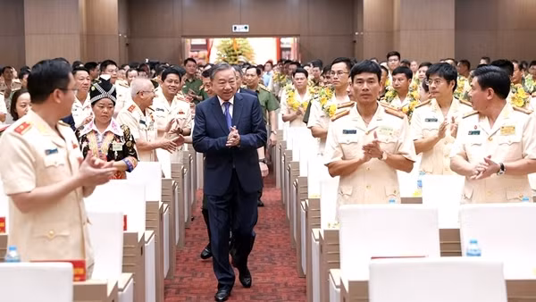 Tổng Bí thư Tô Lâm gặp mặt thân mật điển hình tiên tiến Đại hội Thi đua "Vì an ninh Tổ quốc"