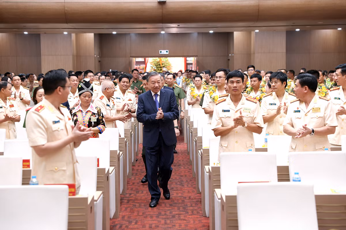 Tổng Bí thư Tô Lâm gặp mặt thân mật điển hình tiên tiến Đại hội Thi đua 