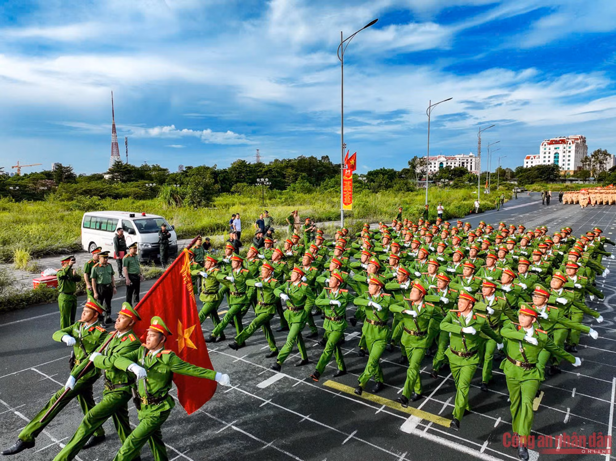 Phân luồng giao thông phục vụ Lễ xuất quân và diễn tập bảo vệ Đại hội XIV của Đảng ảnh 2 Phân luồng giao thông phục vụ Lễ xuất quân và diễn tập bảo vệ Đại hội XIV của Đảng -0