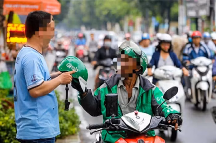 Tài khoản xe ôm công nghệ bị mua bán tràn lan: Mối nguy cho hành khách -0