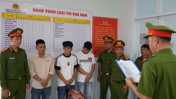 Bắt tạm giam 3 đối tượng gây rối trật tự công cộng