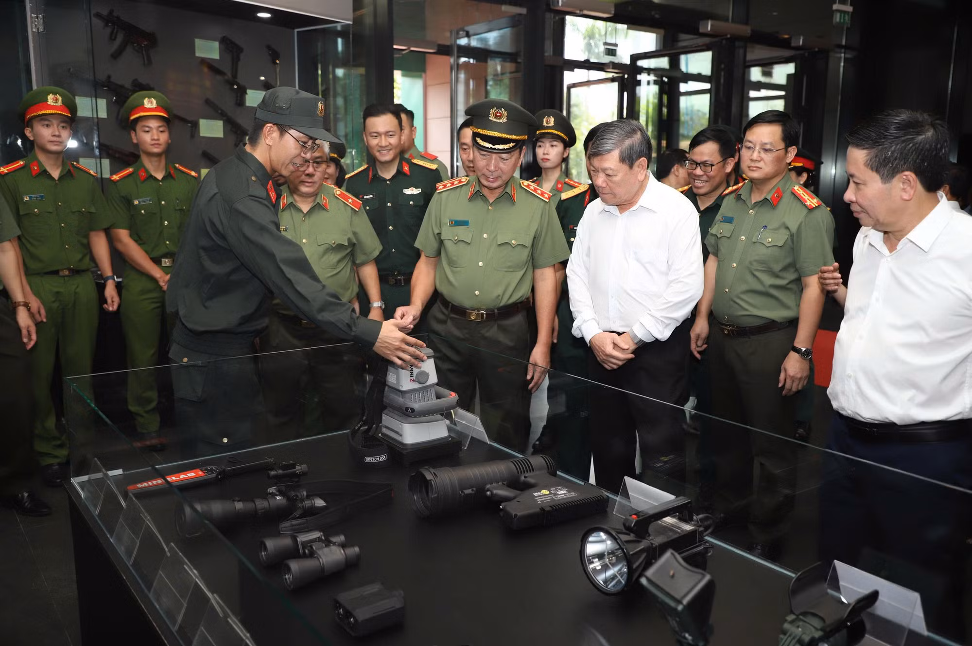 Lan tỏa, phát huy truyền thống, thành tích, chiến công của lực lượng CAND -2