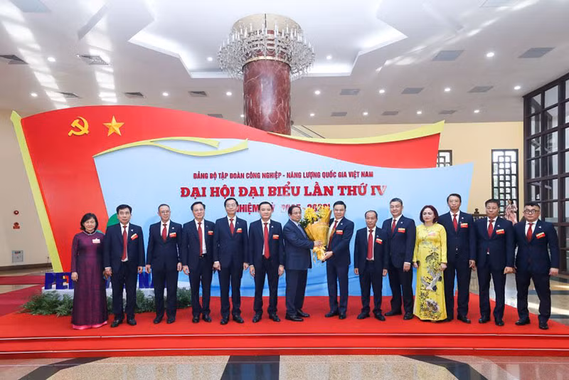 Đại hội Đảng bộ Tập đoàn Công nghiệp - Năng lượng Quốc gia Việt Nam lần thứ IV, nhiệm kỳ 2025 - 2030 thành công rực rỡ -1