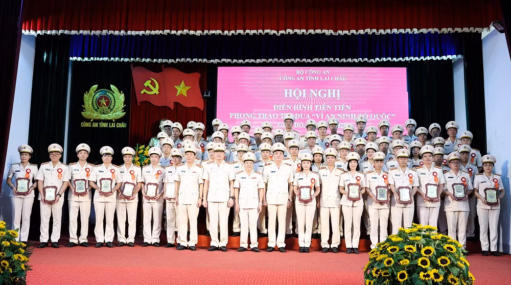 Vinh danh 80 điển hình tiên tiến Công an Lai Châu giai đoạn 2020–2025 -0