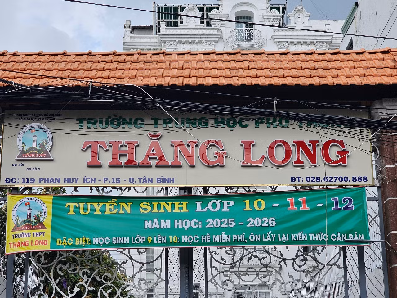 Trường tư thục chưa được cấp phép vẫn ngang nhiên treo bảng tuyển sinh? -0