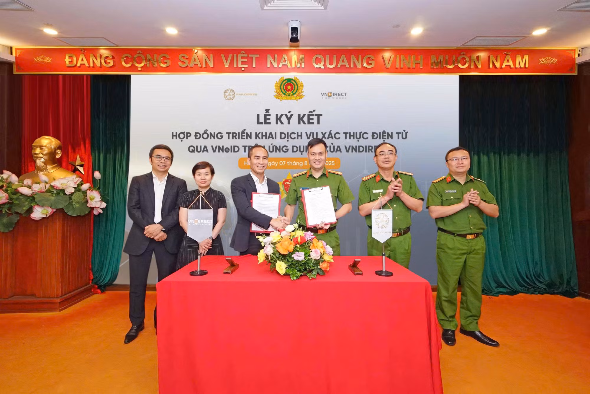 Triển khai xác thực điện tử qua VNeID trên ứng dụng của VNDIRECT -0