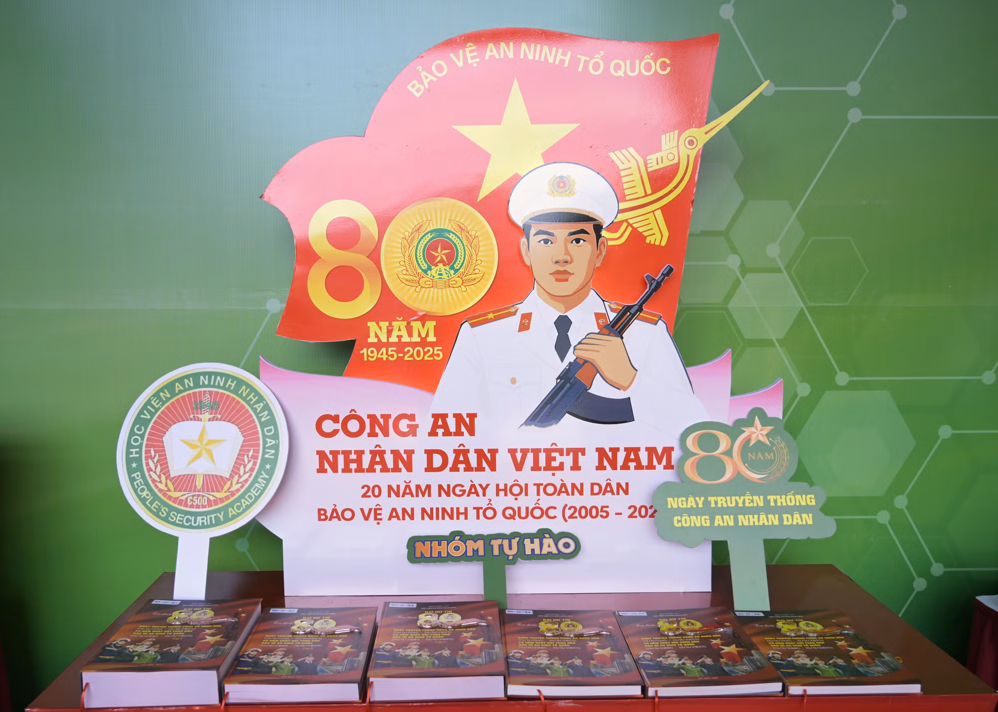 Lan tỏa, phát huy truyền thống, thành tích, chiến công của lực lượng CAND -0