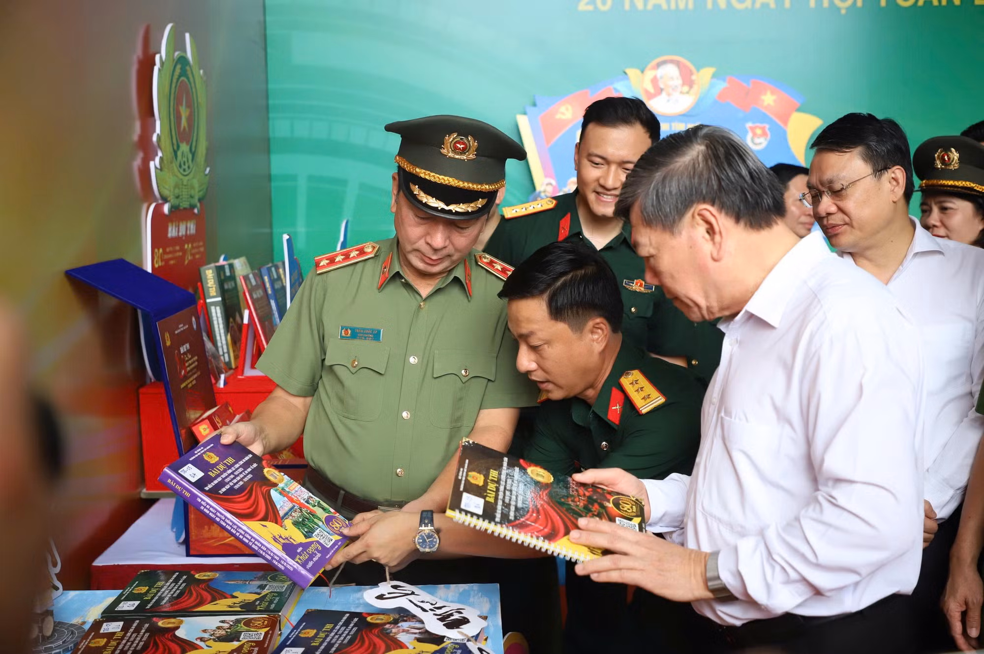 Lan tỏa, phát huy truyền thống, thành tích, chiến công của lực lượng CAND -1
