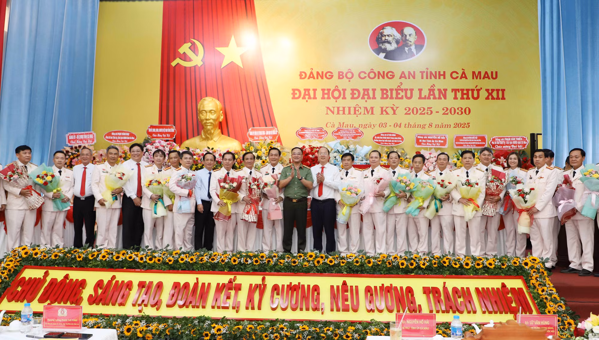 Thứ trưởng Phạm Thế Tùng dự Đại hội Đảng bộ Công an tỉnh Cà Mau -0