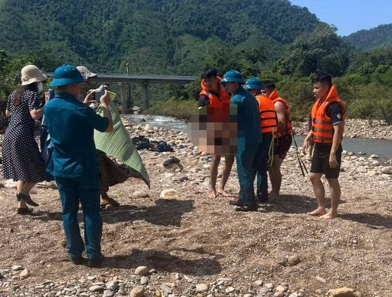 Đà Nẵng: Hai sinh viên đuối nước thương tâm khi lội suối -0