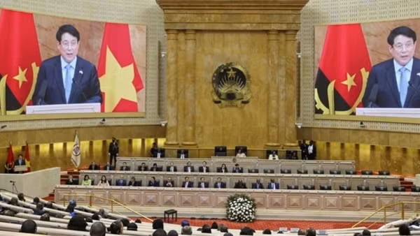 Chủ tịch nước Lương Cường phát biểu chính sách tại Quốc hội Angola