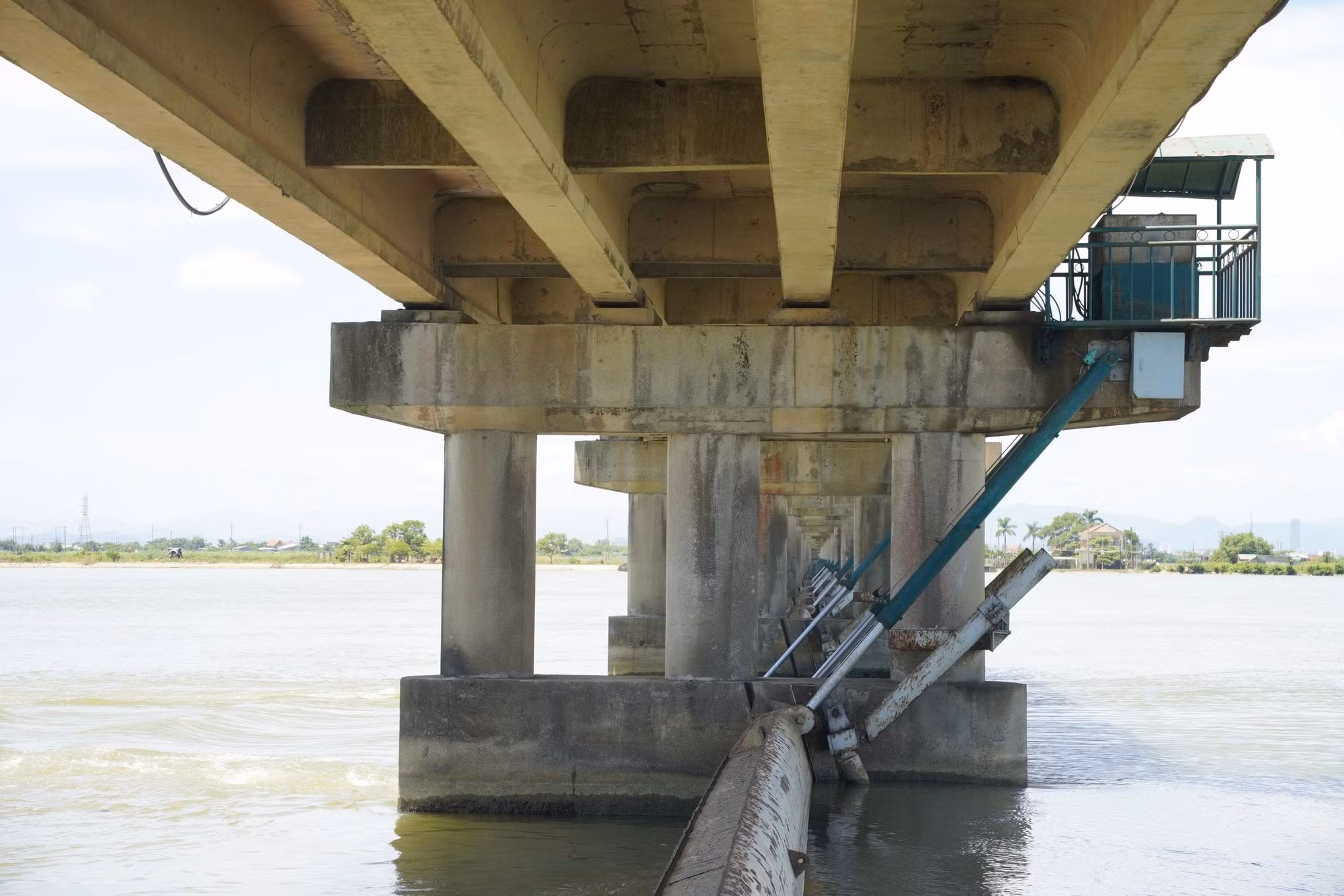 Hơn 348 tỷ đồng sửa chữa đập ngăn mặn giữ ngọt lớn nhất Đông Nam Á -0