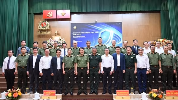 Xây dựng thế trận an ninh nhân dân vững chắc trên không gian mạng