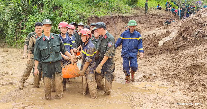 Phó Thủ tướng Trần Hồng Hà chỉ đạo triển khai tổng lực công tác cứu nạn tại Điện Biên -2