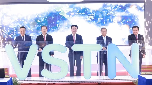 VNPT tiên phong làm chủ hạ tầng kết nối từ mặt đất đến không gian