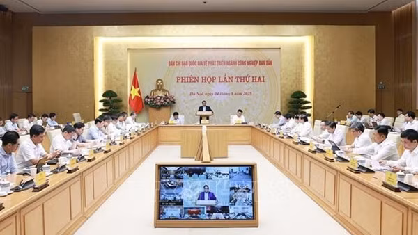 Thủ tướng: Cả nước phải là một đoàn quân phát triển ngành công nghiệp bán dẫn