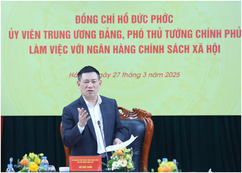 Phó Thủ tướng Chính phủ Hồ Đức Phớc làm việc với NHCSXH -0