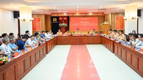 Cục CSGT và doanh nghiệp vận tải bàn giải pháp nhằm giảm tai nạn giao thông